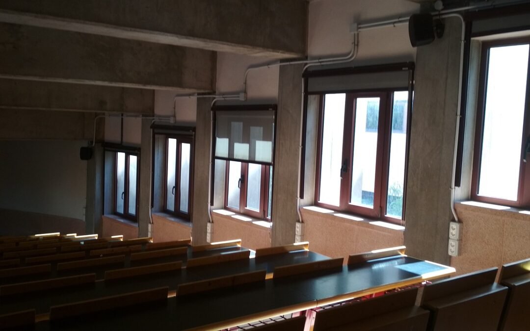 Aragón Convoca de Urgencia 155 Plazas de Profesorado en ESO y FP para Garantizar la Educación